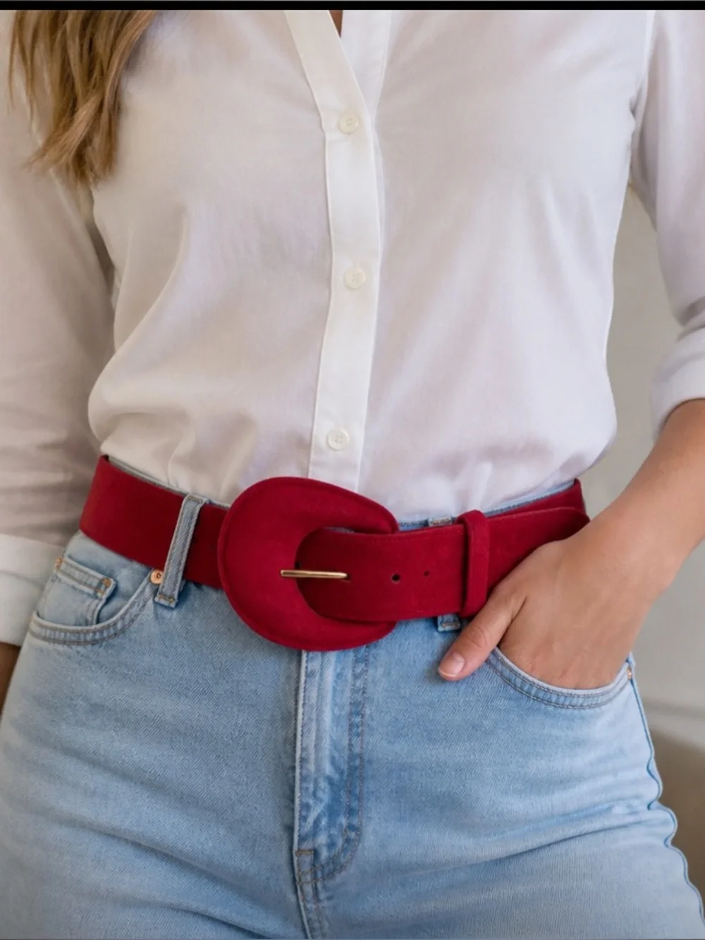 Donna Karan Red Suede Vintage Statement Belt withGold-Tone Buckle Size Small